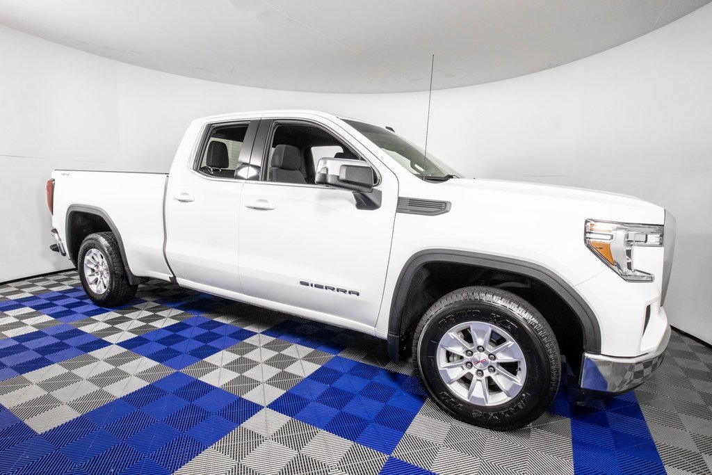 Used 2022 GMC Sierra 1500 SLE image 2
