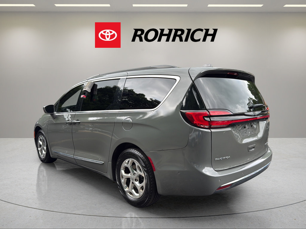 Used 2022 Chrysler Pacifica Limited FWD image 8