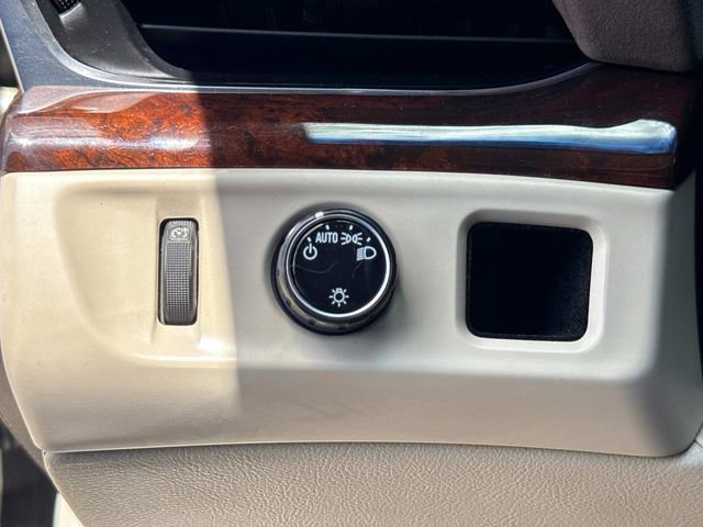 Used 2015 Cadillac Escalade ESV Luxury RWD image 29