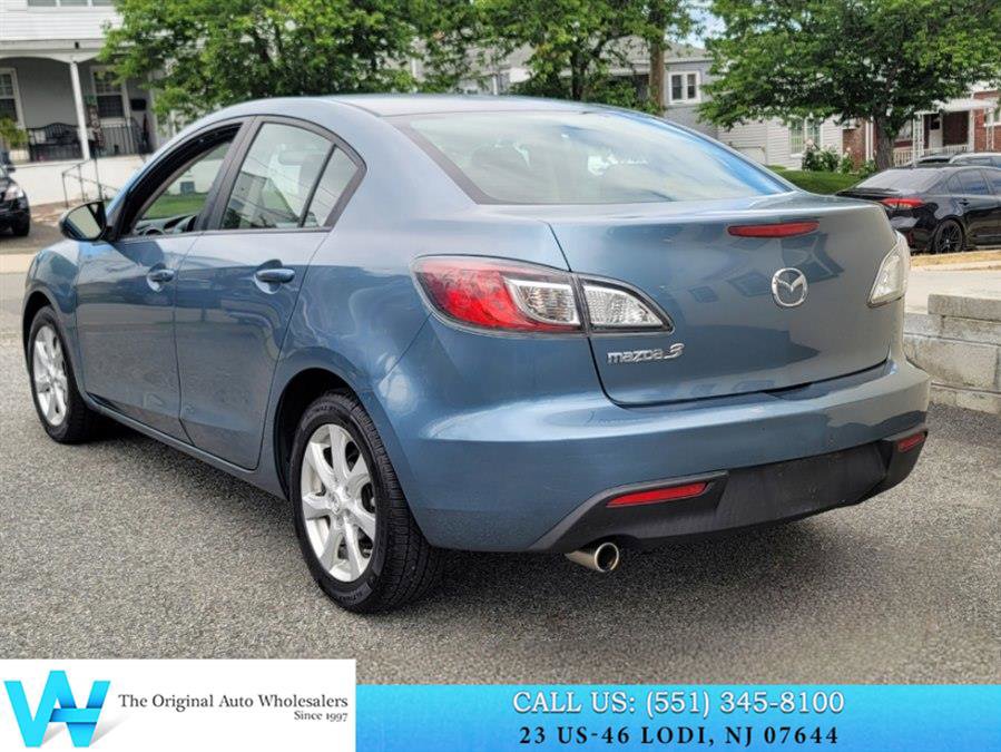Used 2011 MAZDA MAZDA3 i Touring FWD image 4