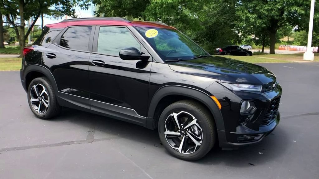 Used 2021 Chevrolet TrailBlazer RS w/ Technology Package AWD/4WD image 2