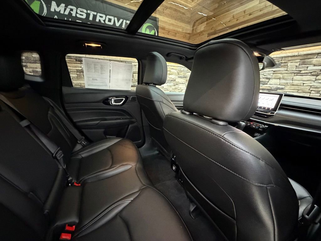 Used 2024 Jeep Compass Limited w/ High Altitude Package image 32