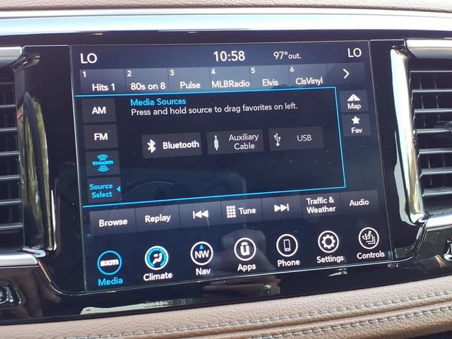 Used 2020 Chrysler Pacifica Limited w/ Advanced Safetytec Group FWD image 10