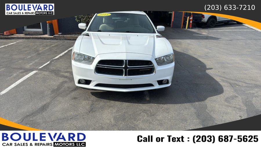 Used 2013 Dodge Charger SE w/ Sport Appearance Group image 2