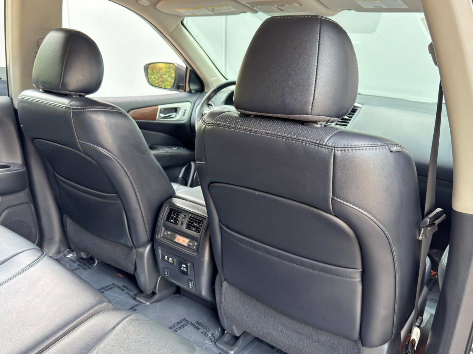 Used 2020 Nissan Pathfinder Platinum FWD image 35