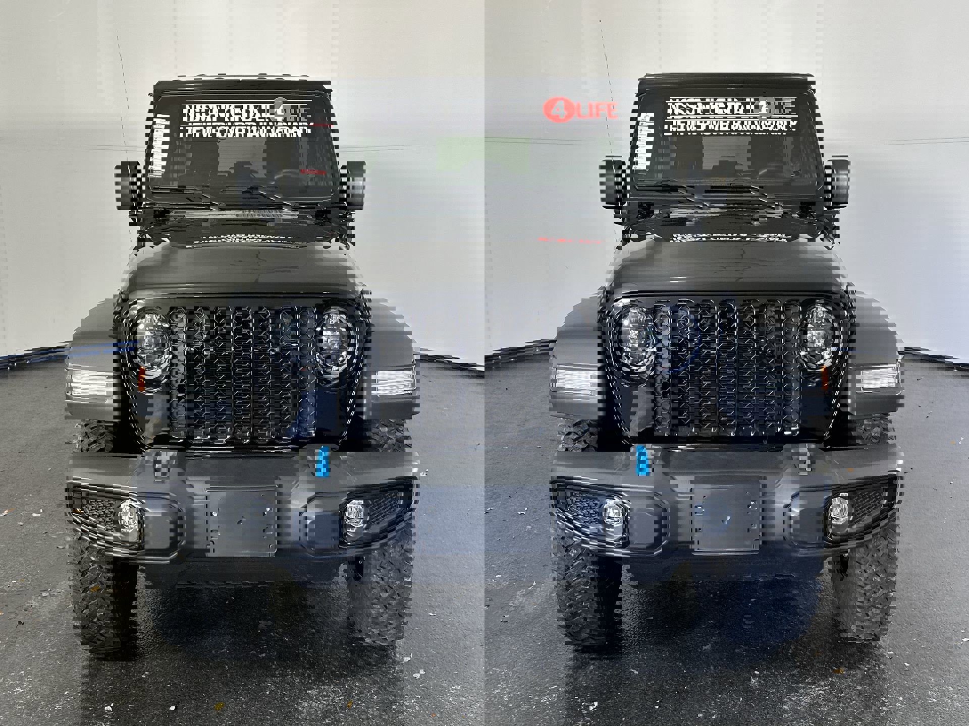 Used 2023 Jeep Wrangler Unlimited w/ Cold Weather Group image 4