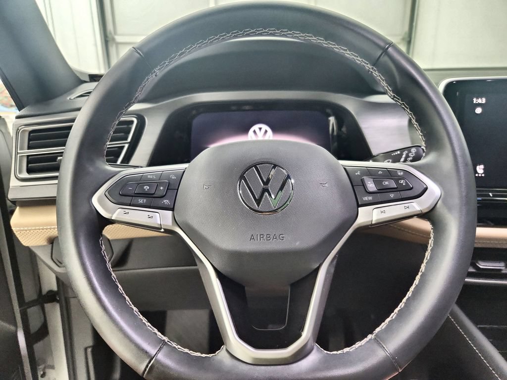 Used 2025 Volkswagen Atlas Cross Sport SE AWD/4WD image 23