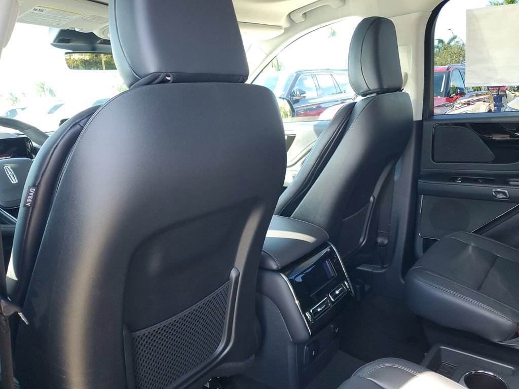 New 2025 Lincoln Aviator 2WD w/ Jet Appearance Package image 10