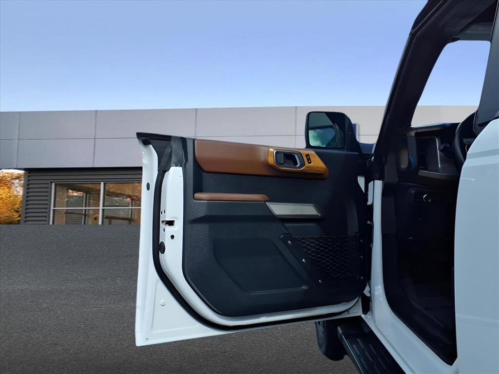Used 2023 Ford Bronco Outer Banks image 16