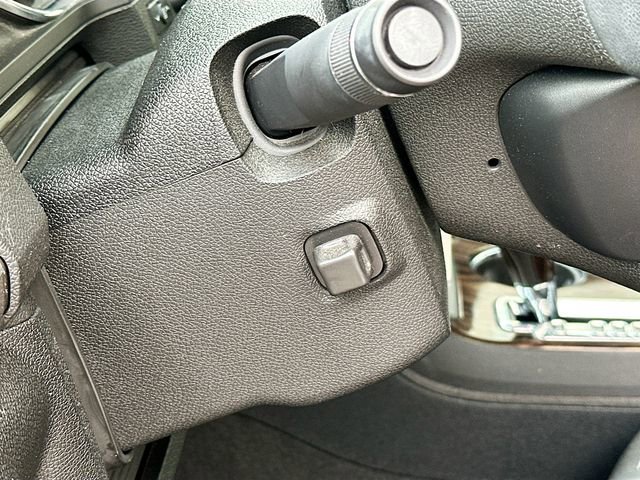 Used 2013 GMC Acadia Denali image 11