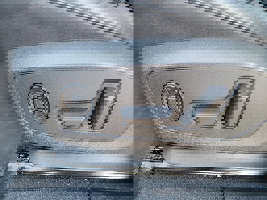 Used 2025 Audi Q3 2.0T Premium image 34