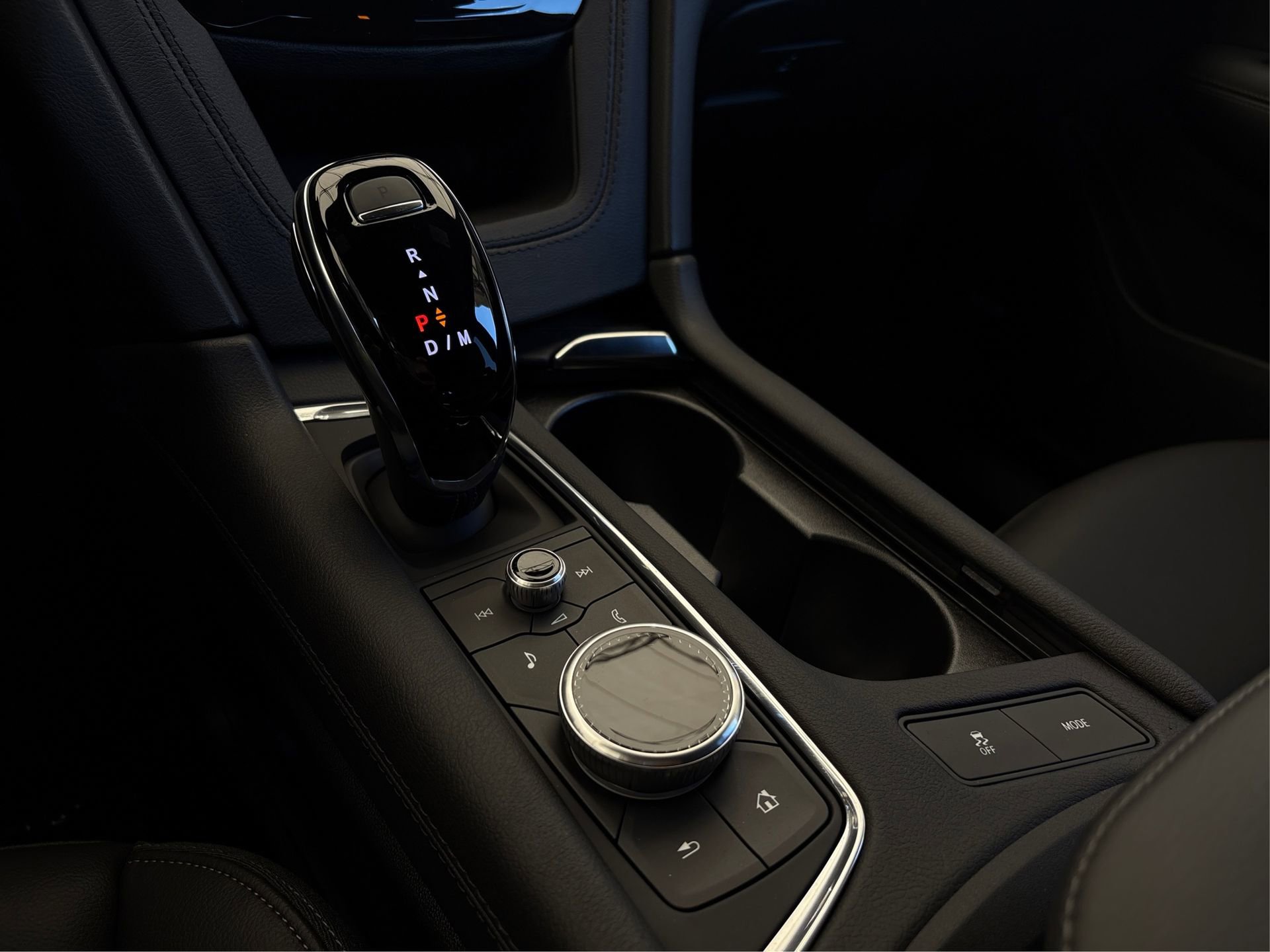 New 2025 Cadillac XT6 Luxury image 29