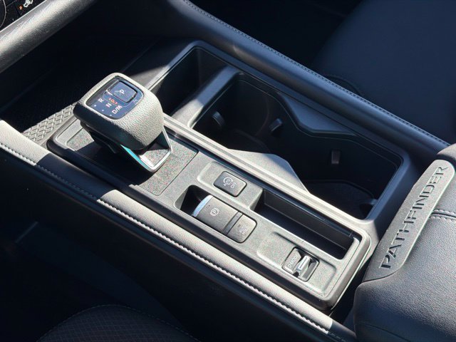 Used 2025 Nissan Pathfinder S FWD image 25