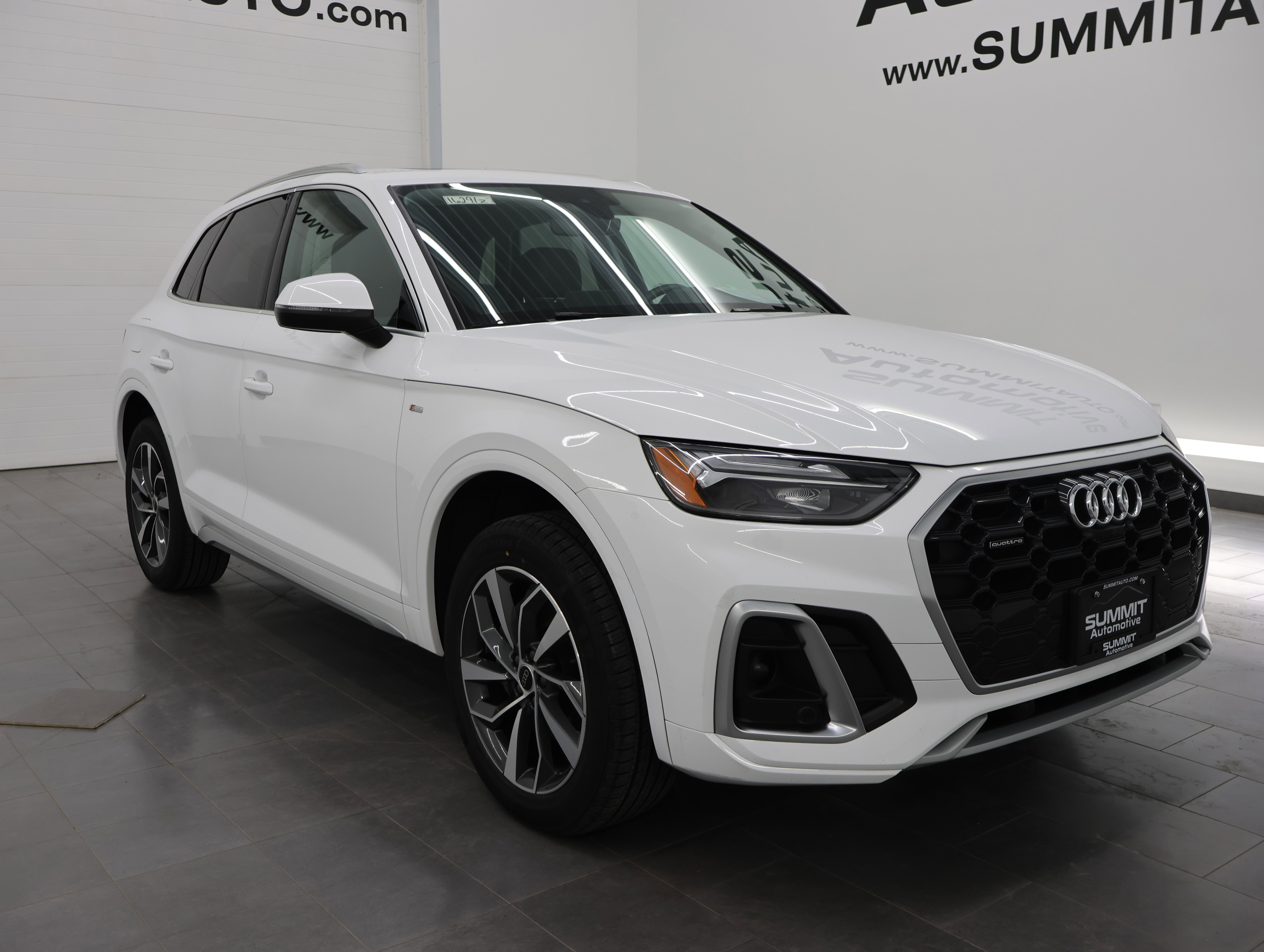 Used 2024 Audi Q5 2.0T Premium Plus AWD/4WD image 2
