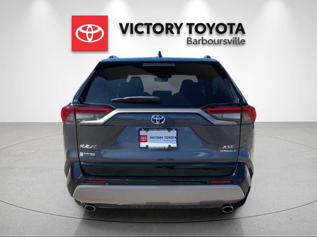Used 2024 Toyota RAV4 XSE w/ Advanced Technology Package image 4