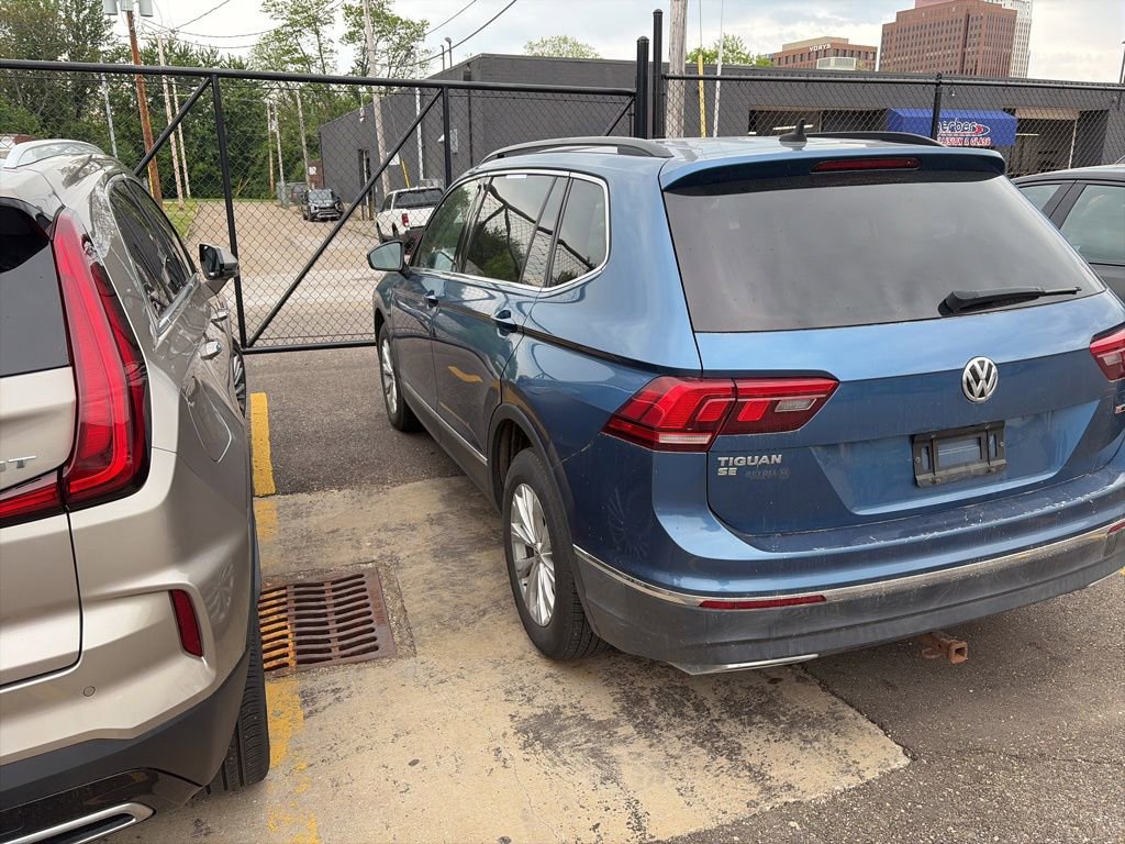 Used 2018 Volkswagen Tiguan SE w/ 3rd Row Seat Package AWD/4WD image 9