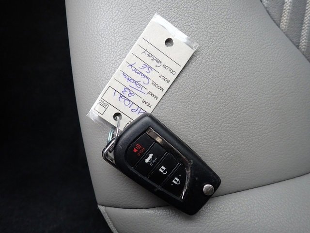 Used 2023 Toyota Camry SE image 30