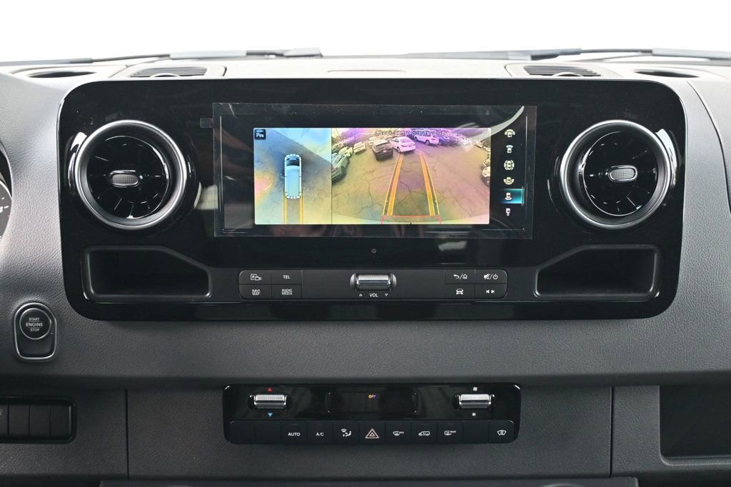 Used 2022 Mercedes-Benz Sprinter 2500 image 13