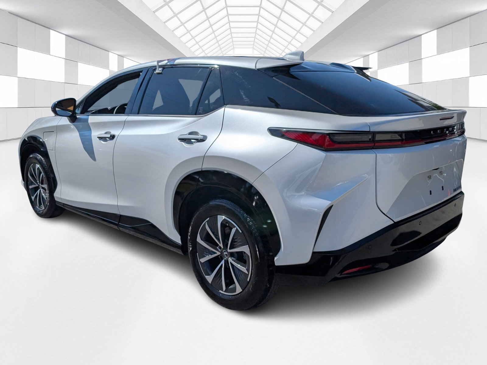 Used 2024 Lexus RZ 300e Premium image 5