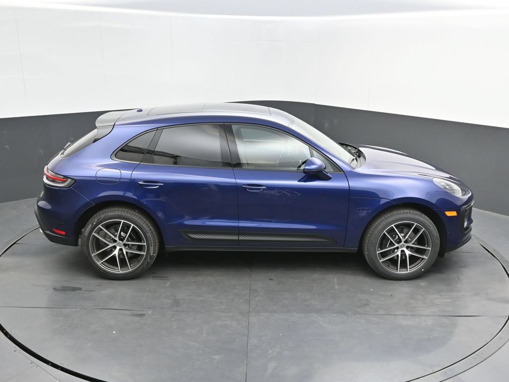 Certified 2026 Porsche Macan AWD/4WD image 31