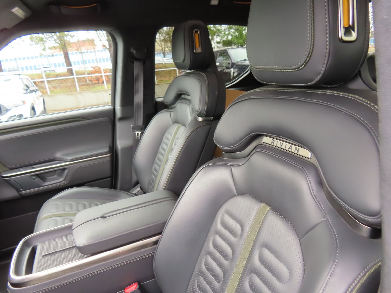 Used 2025 Rivian R1T Adventure AWD/4WD image 29