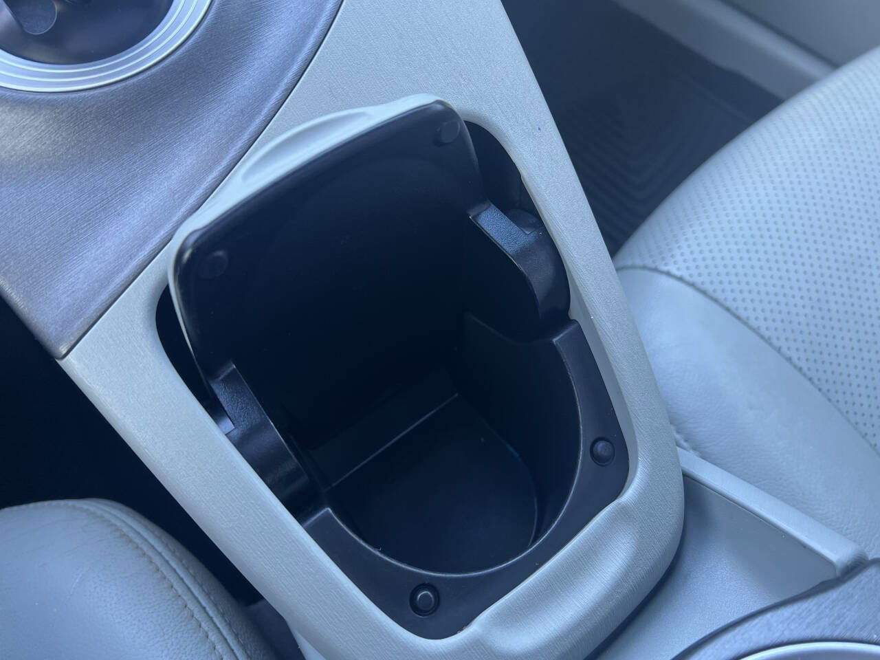 Used 2015 Toyota Prius Four w/ Deluxe Solar Roof Package image 35