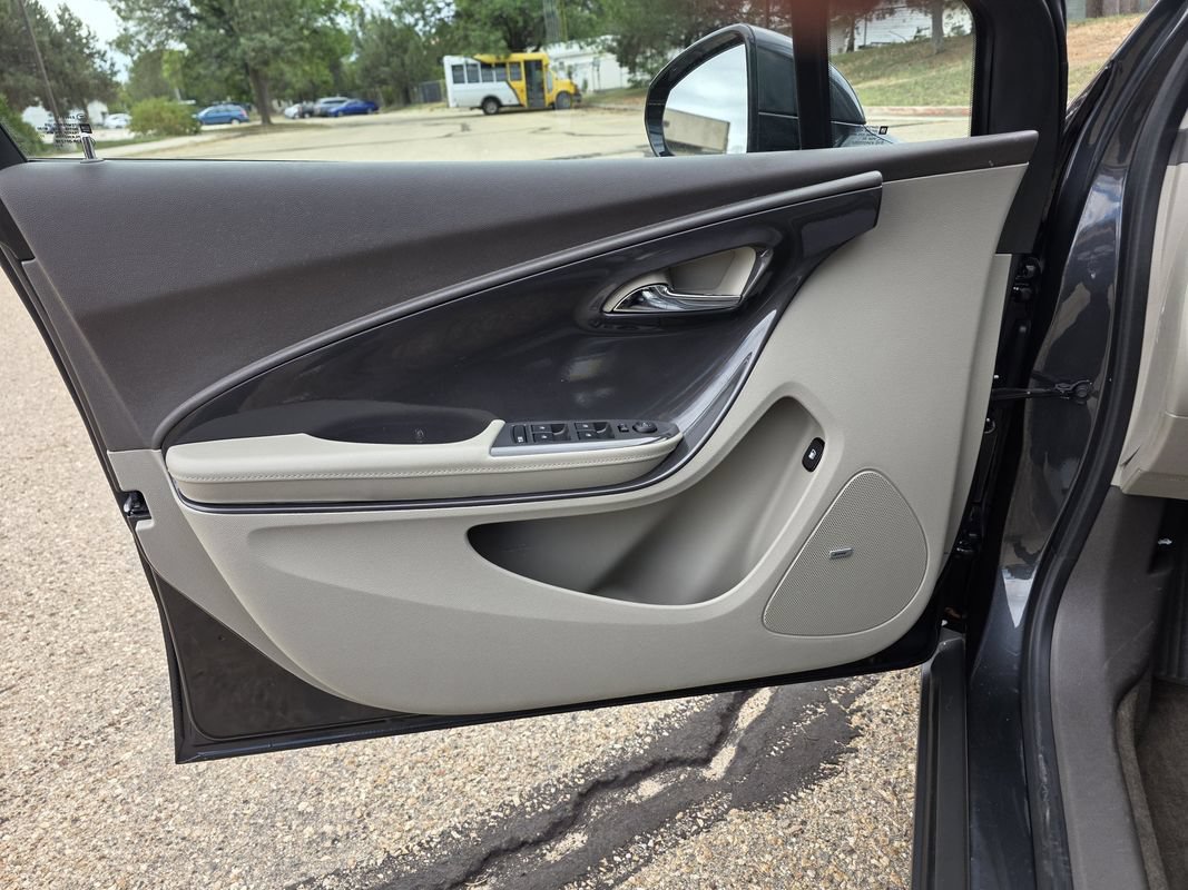 Used 2014 Chevrolet Volt w/ Enhanced Safety Package 1 FWD image 13
