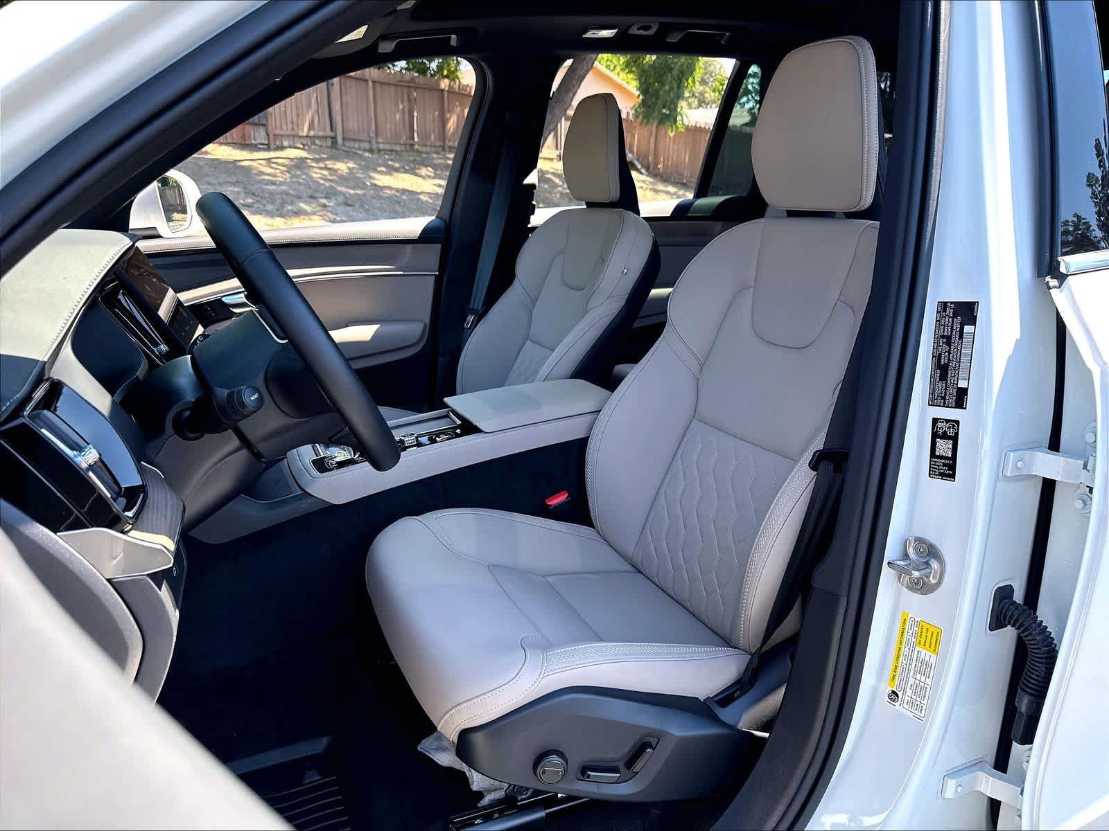 Used 2026 Volvo XC90 B6 Plus w/ Protection Package Premier AWD/4WD image 28