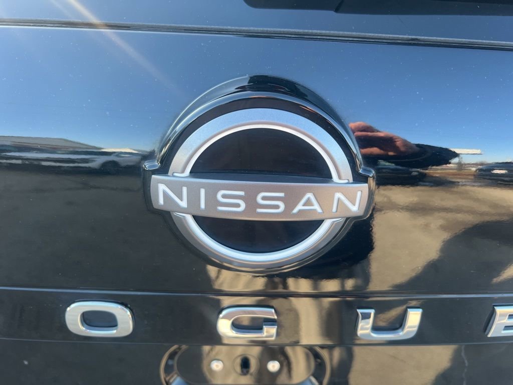 Certified 2023 Nissan Rogue SV w/ SV Premium B Package image 33
