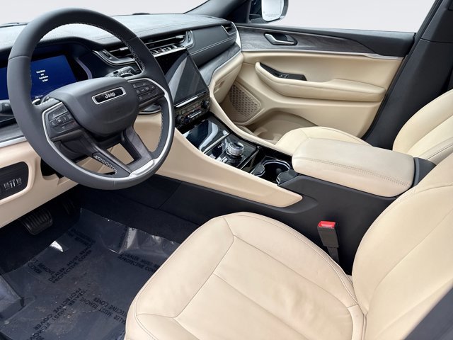 Used 2023 Jeep Grand Cherokee Limited w/ Rear Seat Video Group I image 10