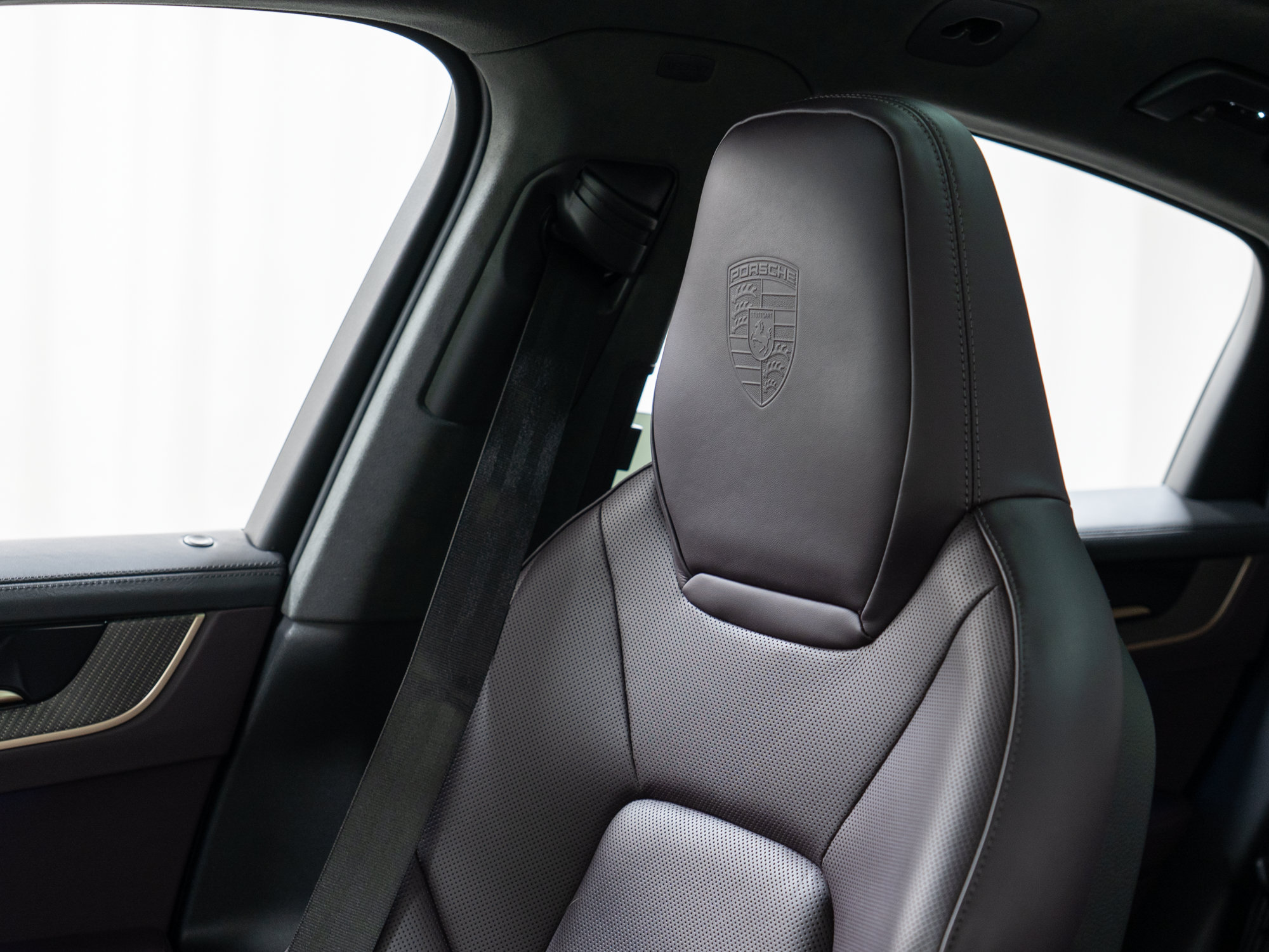 Certified 2024 Porsche Cayenne Coupe AWD/4WD image 19