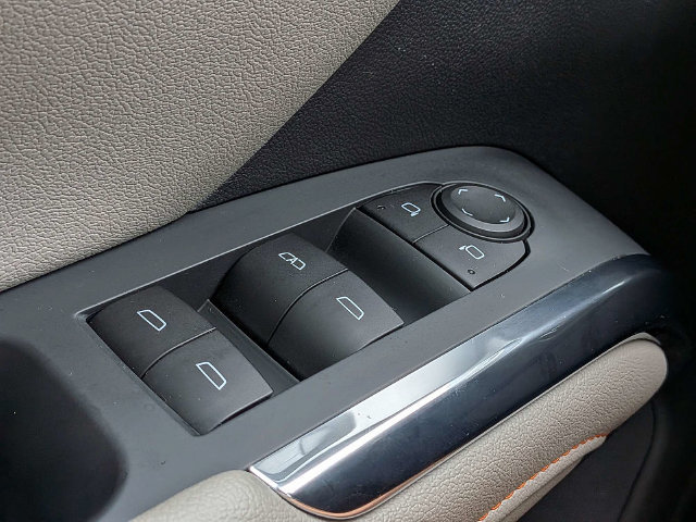 Used 2026 Chevrolet Traverse LT w/ Driver Confidence Package FWD image 26