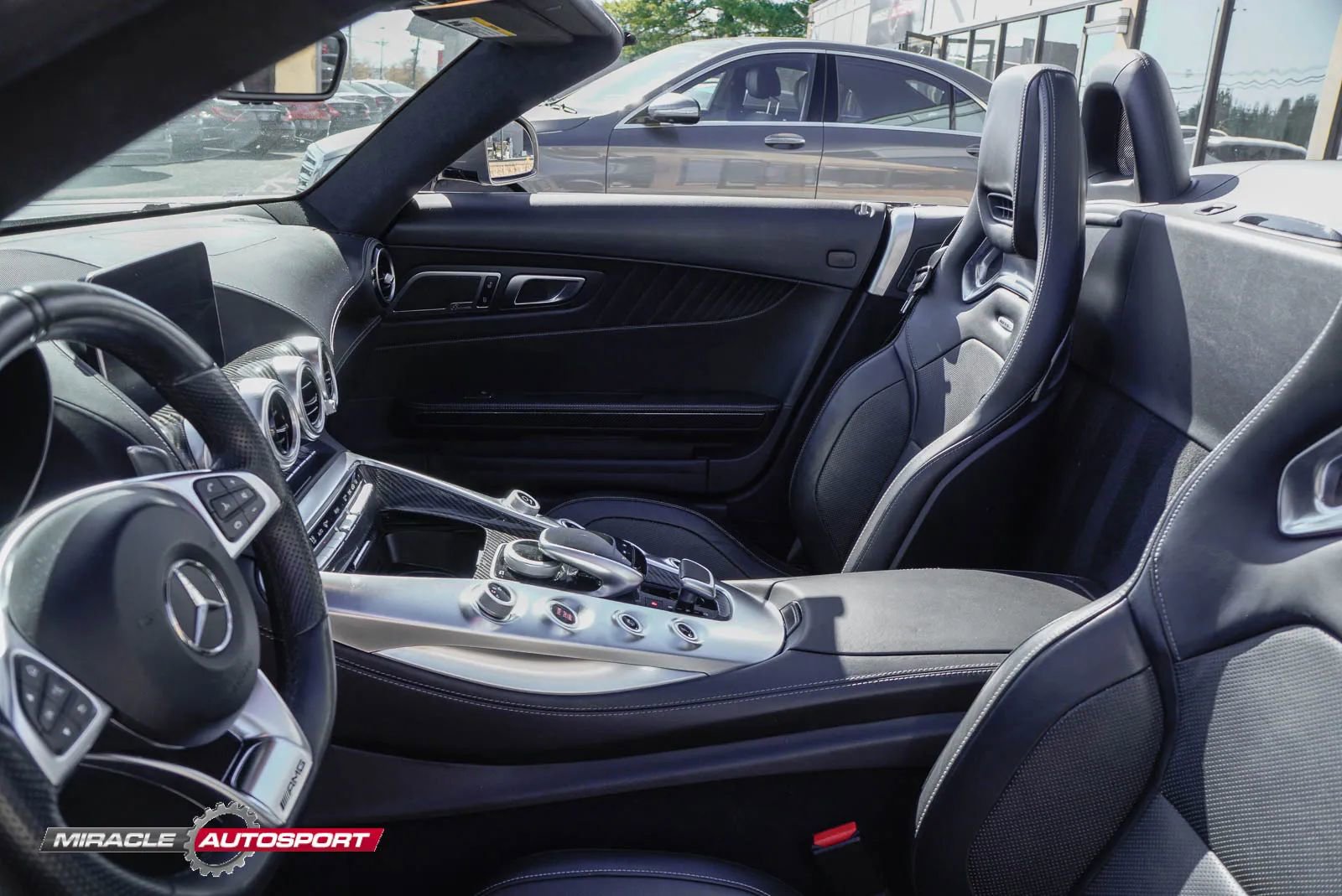 Used 2018 Mercedes-Benz AMG GT Roadster w/ Exclusive Interior Package image 20
