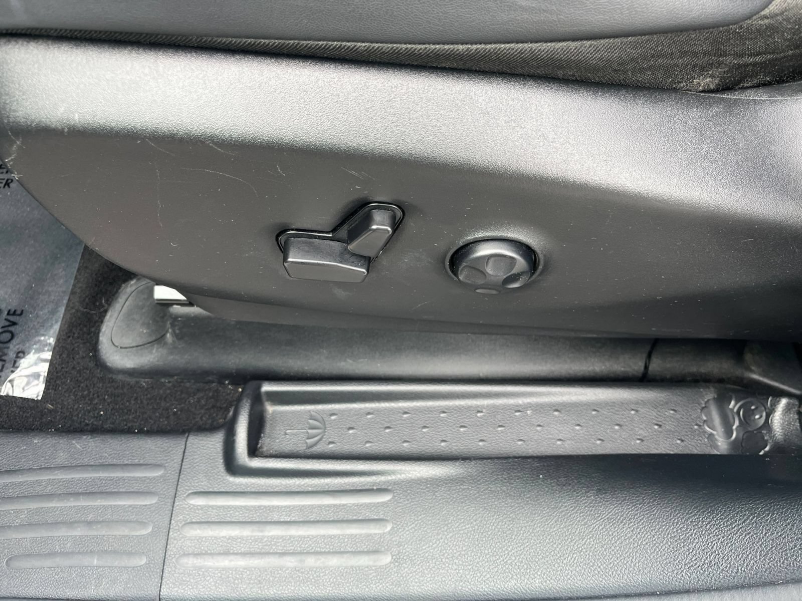 Used 2025 Chrysler Pacifica Select FWD image 21