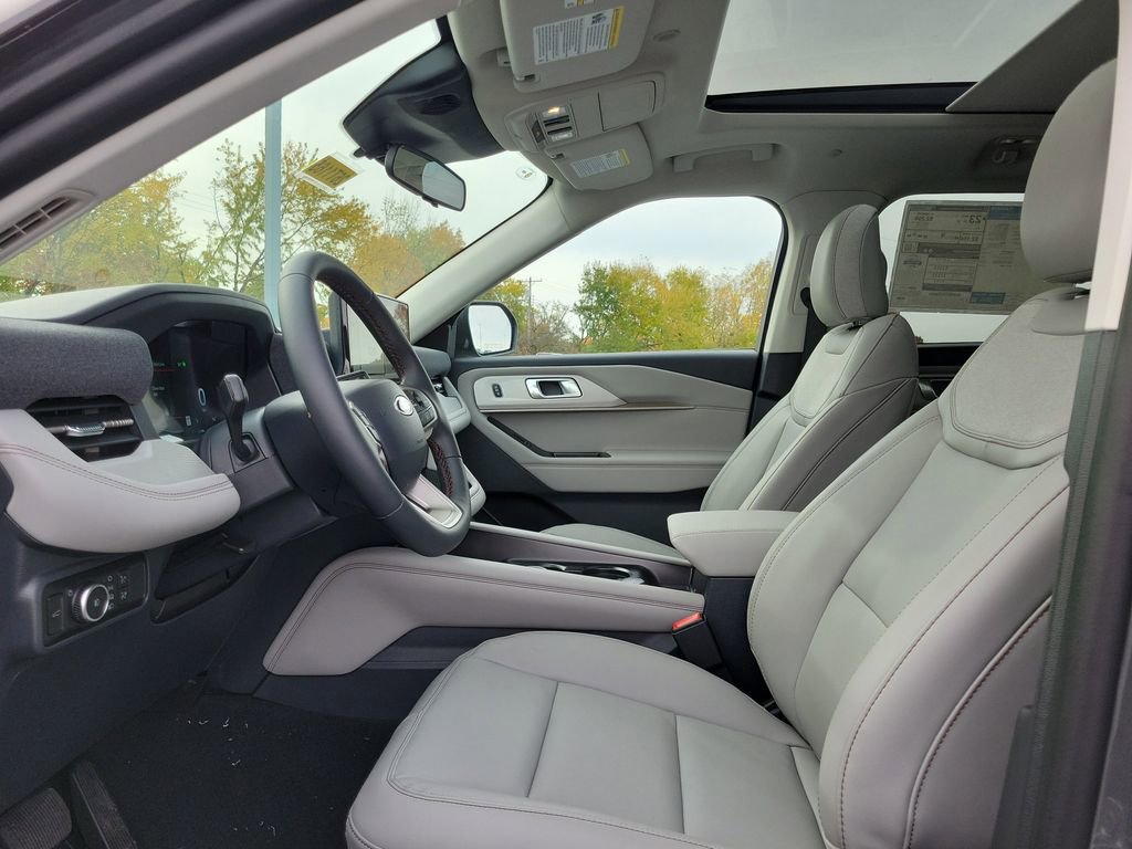 New 2026 Ford Explorer Active w/ Active Comfort Package image 16