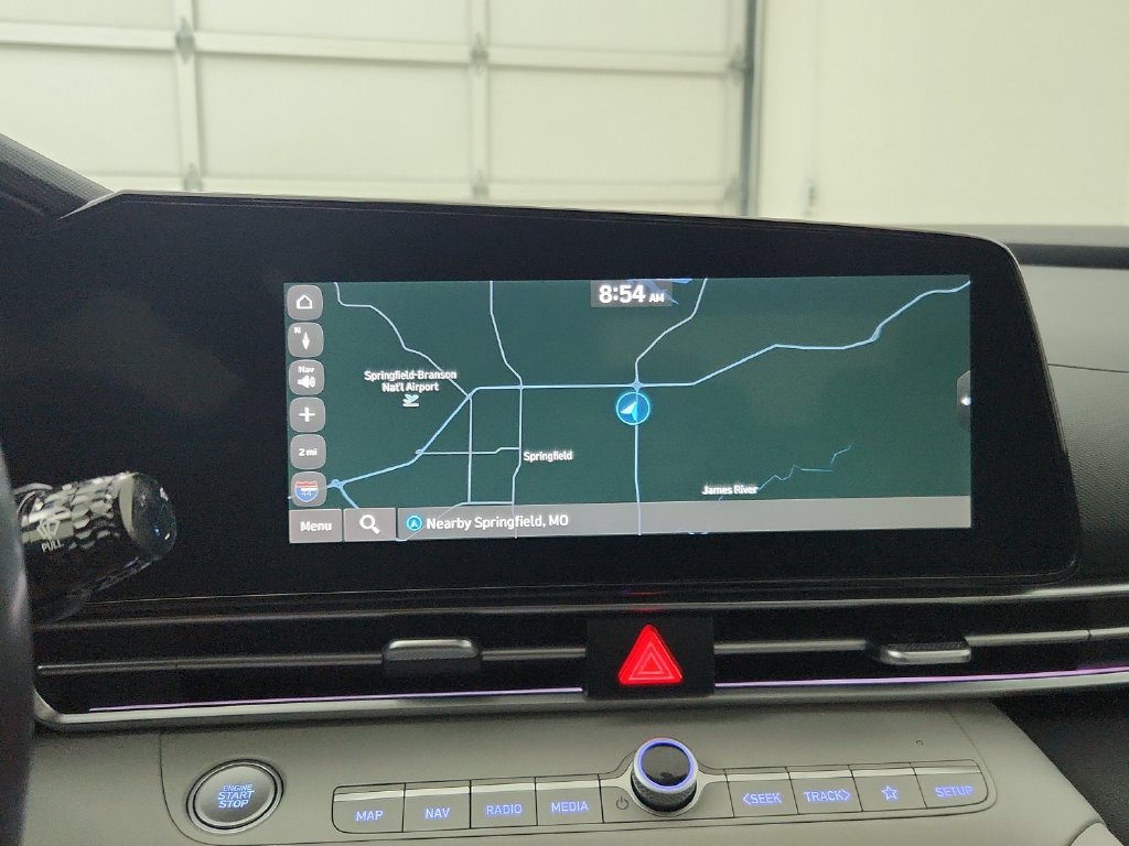 Used 2025 Hyundai Elantra Limited FWD image 28