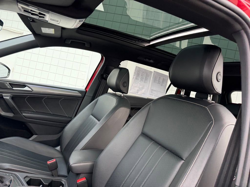 Used 2024 Volkswagen Tiguan SE R-Line image 18