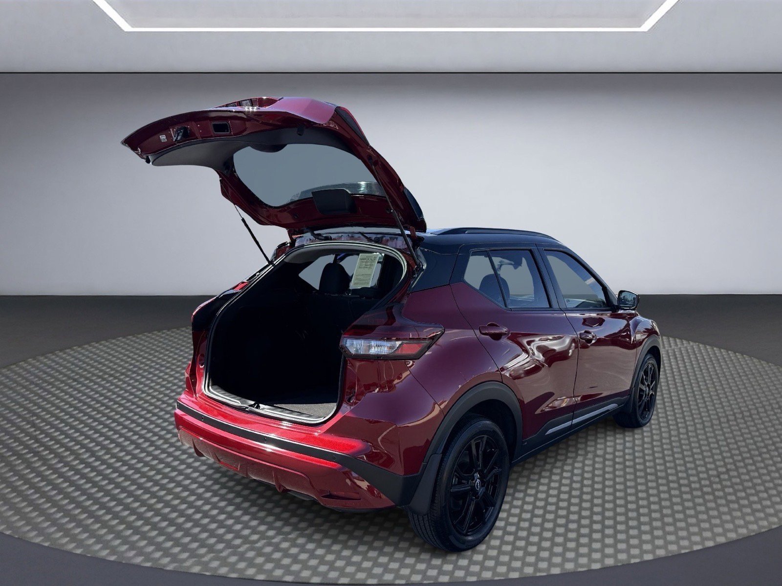 Used 2024 Nissan Kicks SR FWD image 7