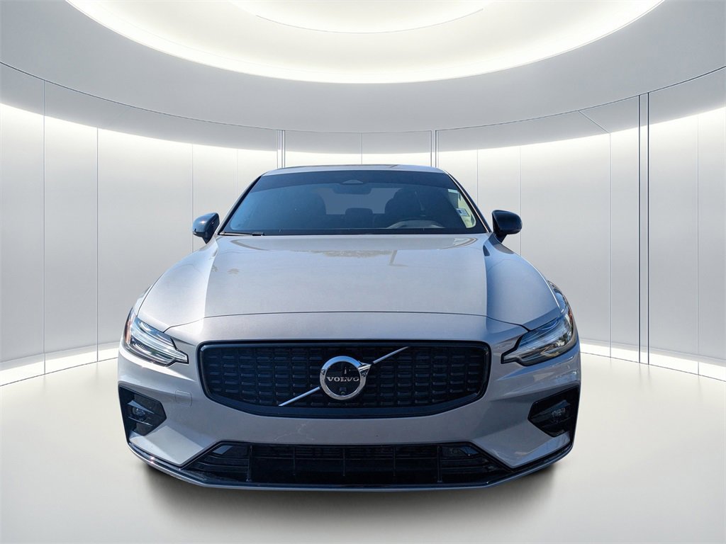 Used 2024 Volvo S60 B5 Plus image 9