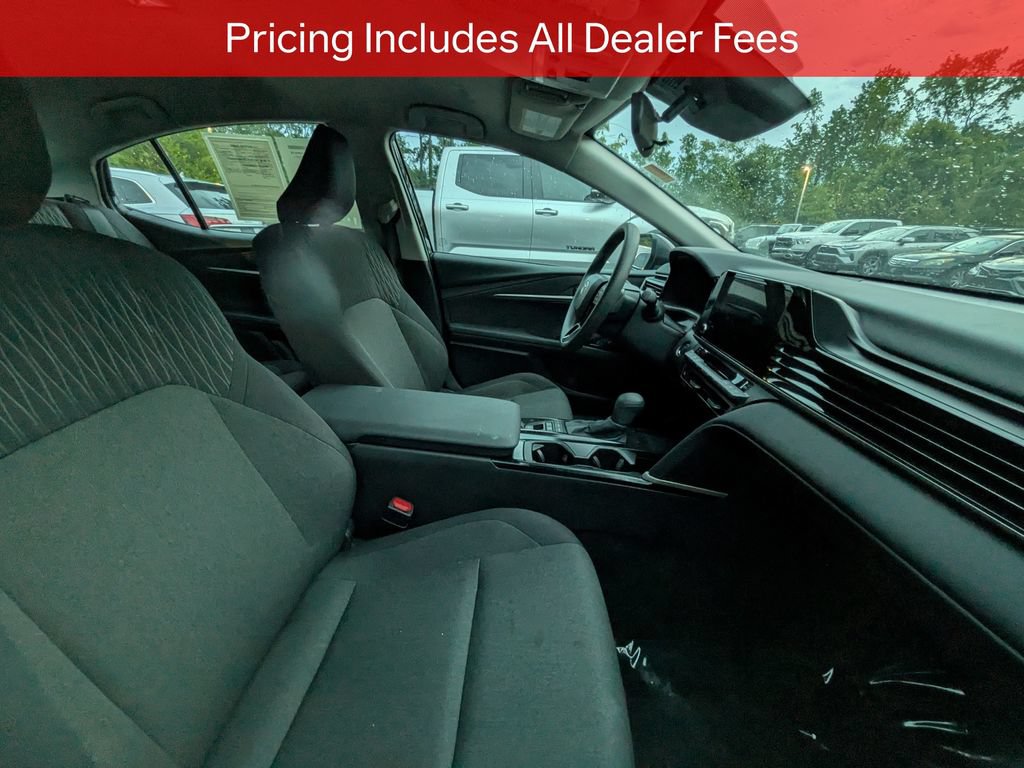 Used 2025 Toyota Camry LE FWD image 10