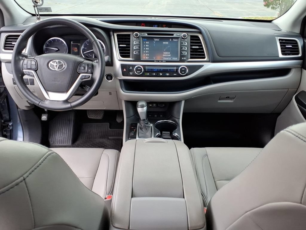 Certified 2019 Toyota Highlander XLE AWD/4WD image 7