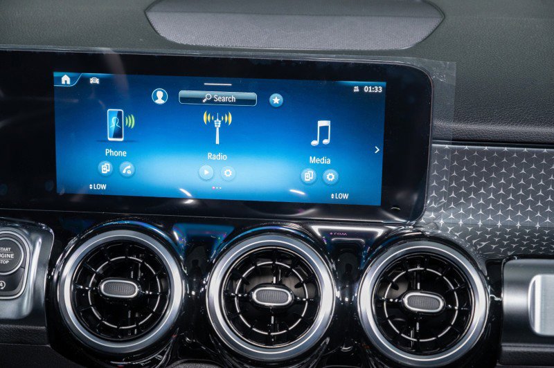 New 2025 Mercedes-Benz GLB 250 image 17