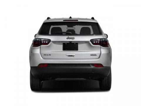 Used 2025 Jeep Compass Limited image 8