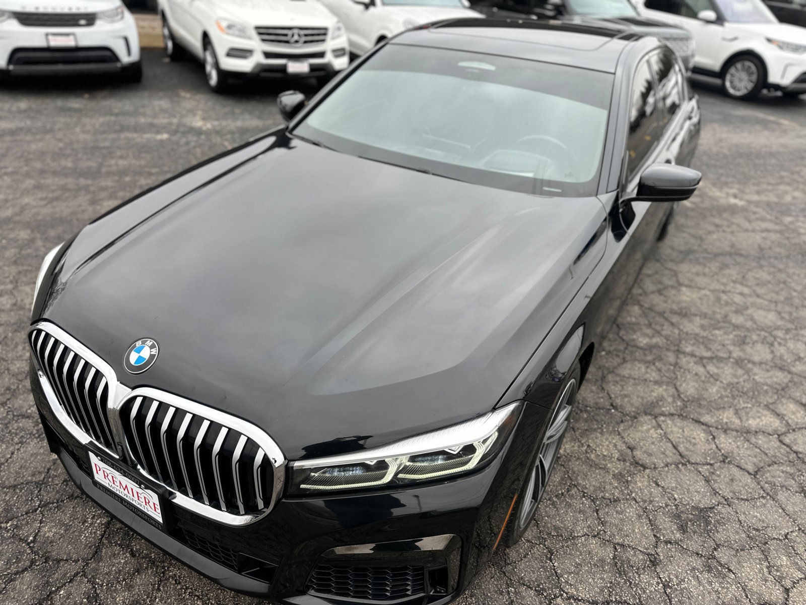 Used 2020 BMW 740i w/ M Sport Package image 9