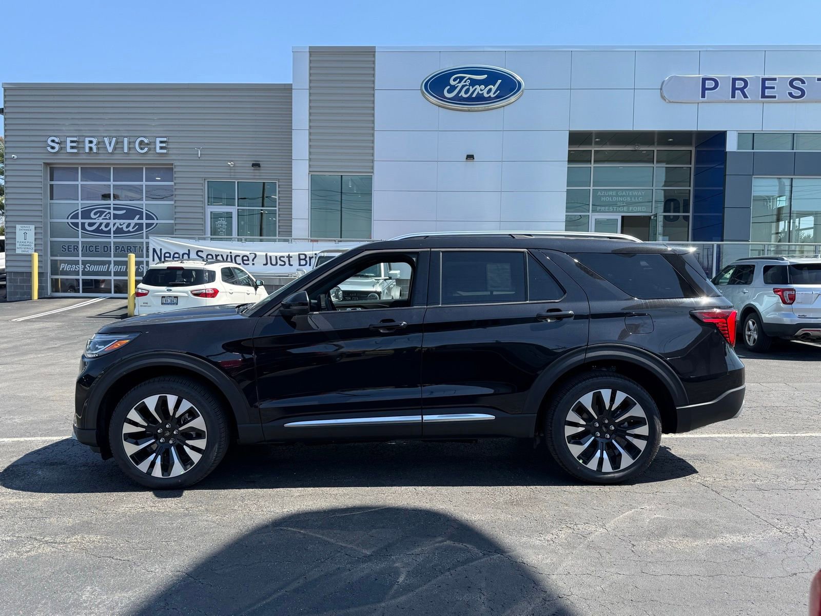 New 2026 Ford Explorer Platinum image 3