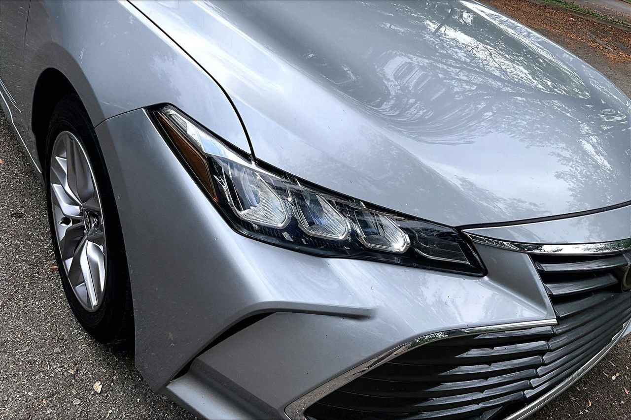 Used 2021 Toyota Avalon XLE w/ Moonroof Package FWD image 31