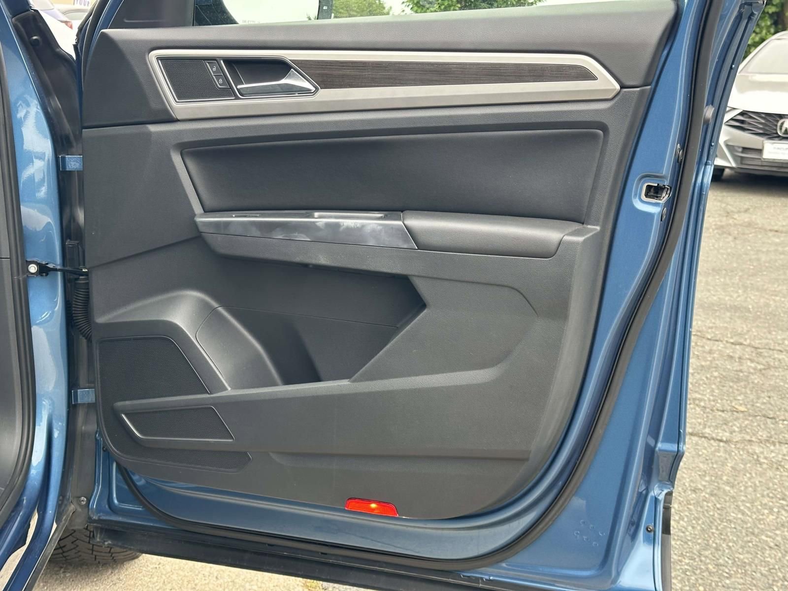 Used 2019 Volkswagen Atlas SE w/ Panoramic Sunroof Package AWD/4WD image 9