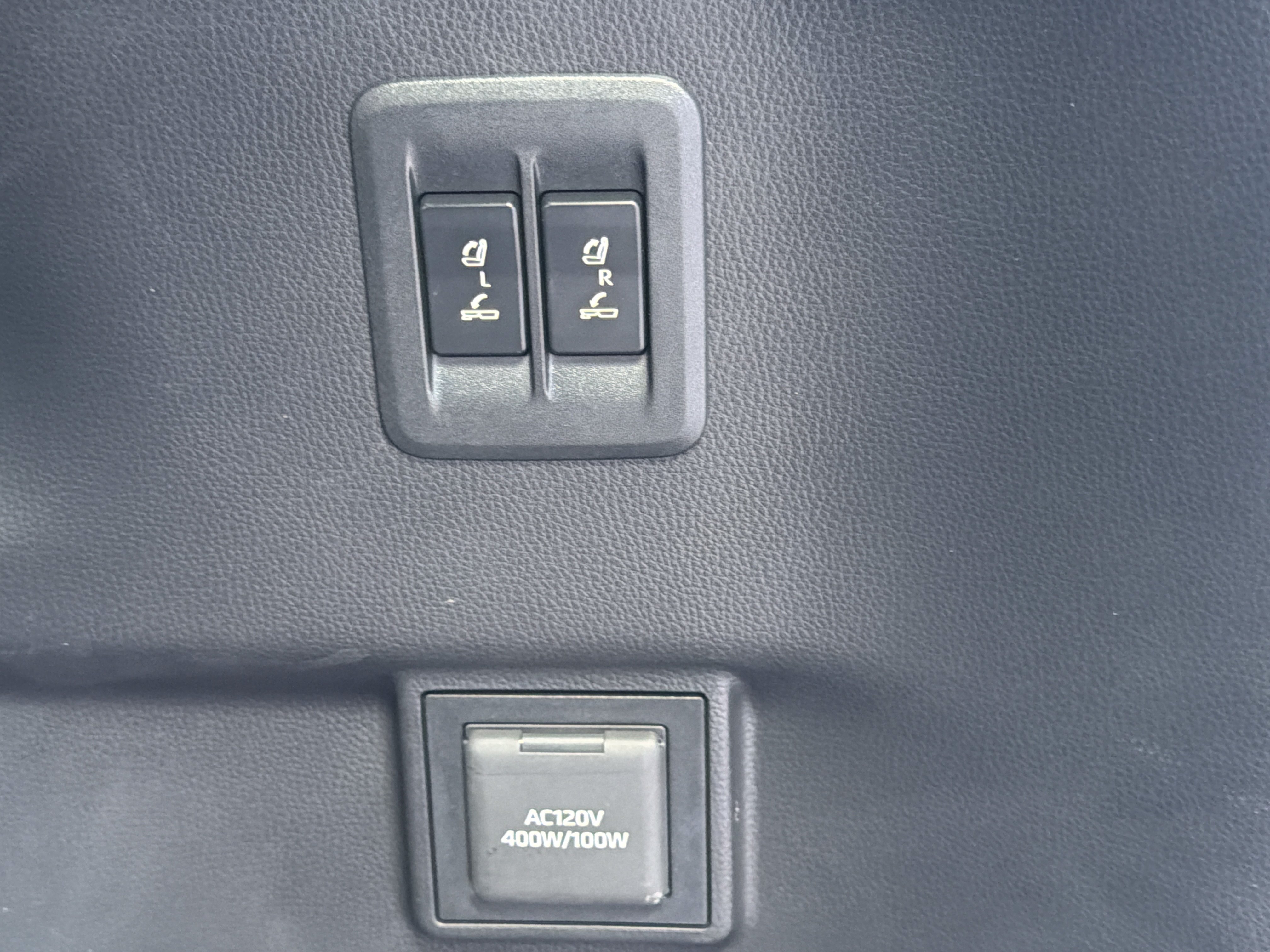 Used 2024 Lexus GX 550 w/ Accessory Package (31) AWD/4WD image 34