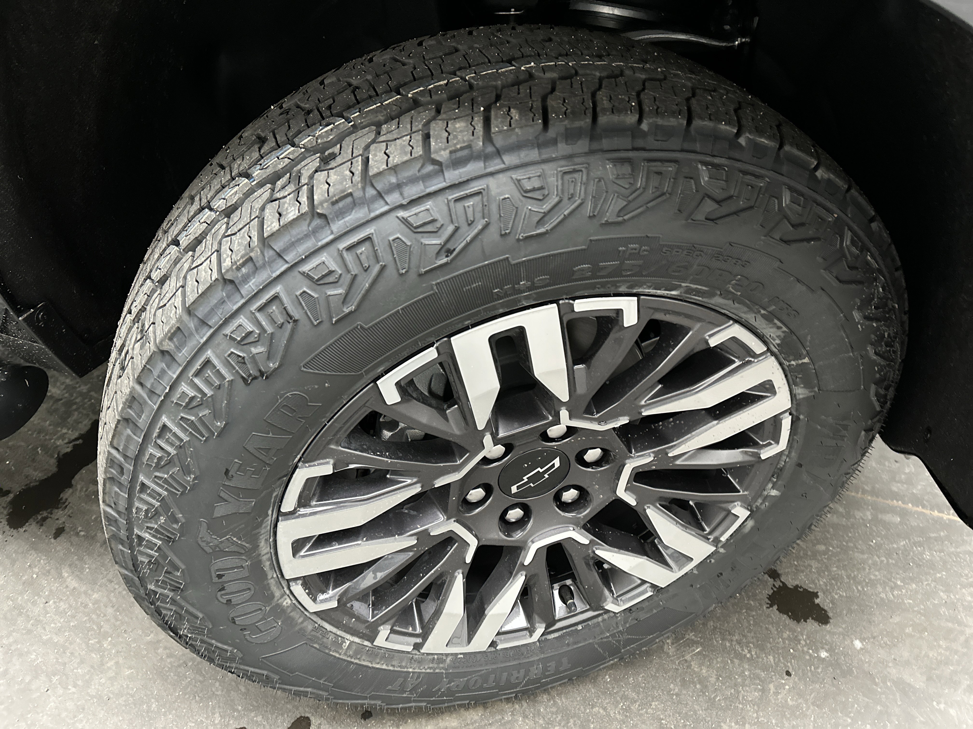 New 2026 Chevrolet Suburban Z71 w/ Z71 Off-Road Package image 12