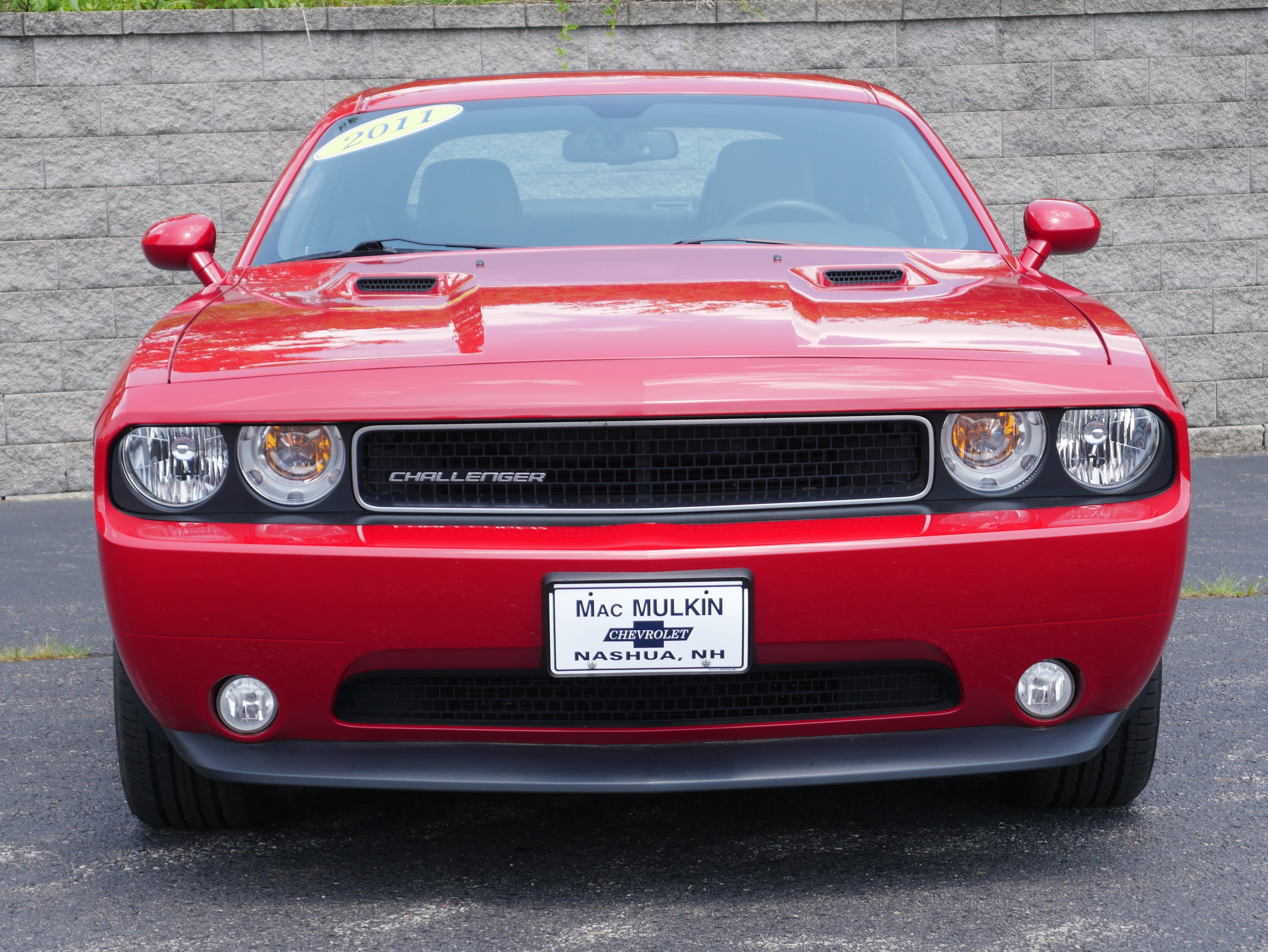 Used 2011 Dodge Challenger RWD image 2